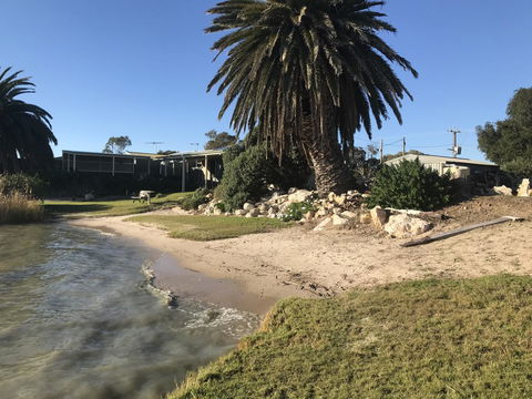 Hydeaway Bay - Own Private Bay + Kayaks - Foster Accommodation 3