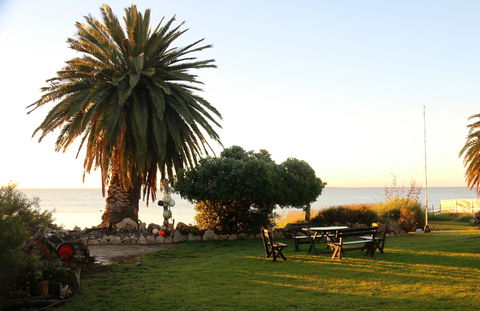 Hydeaway Bay - Own Private Bay + Kayaks - Foster Accommodation 16