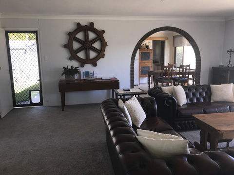 Hydeaway Bay - Own Private Bay + Kayaks - Foster Accommodation 6
