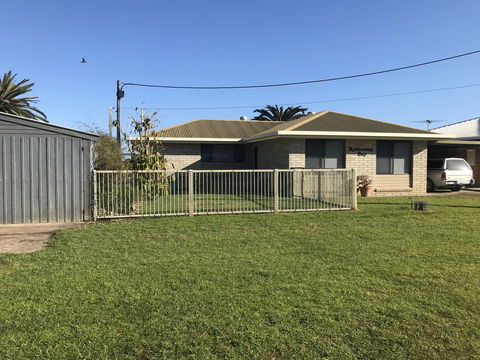 Hydeaway Bay - Own Private Bay + Kayaks - Foster Accommodation 4