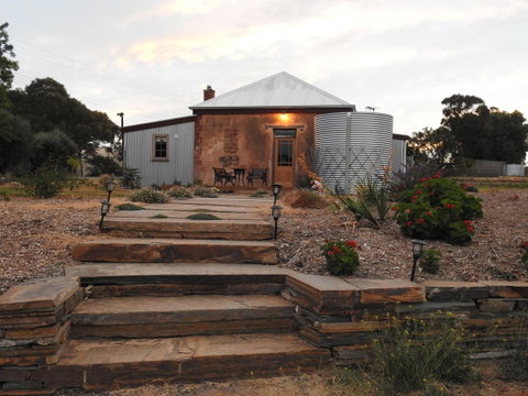 Cooks Cottage - Foster Accommodation 0