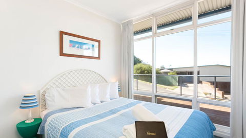 Victor Apartments - Foster Accommodation 23