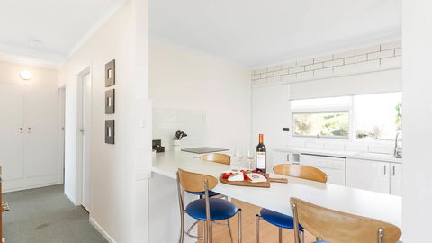 Victor Apartments - Foster Accommodation 6