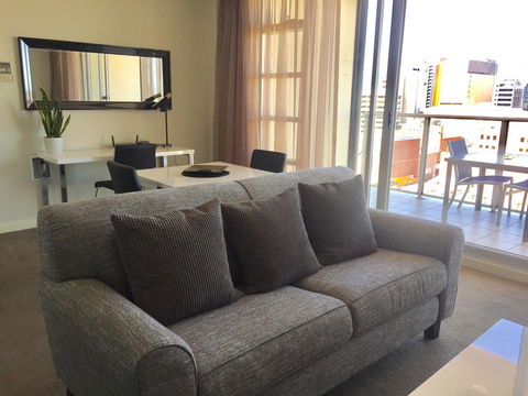 Adelaide DressCircle Apartments - North Terrace - Foster Accommodation 16