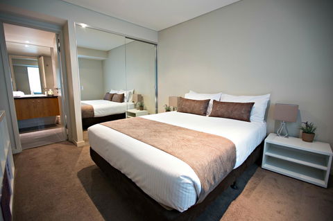 Adelaide DressCircle Apartments - North Terrace - Foster Accommodation 11