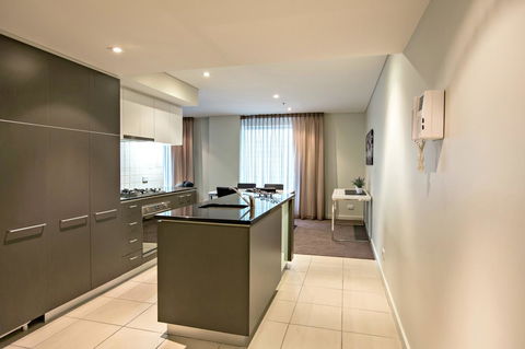 Adelaide DressCircle Apartments - North Terrace - Foster Accommodation 30