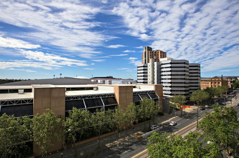 Adelaide DressCircle Apartments - North Terrace - Foster Accommodation 35
