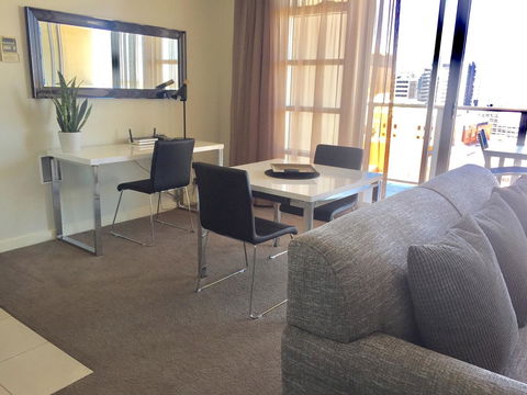 Adelaide DressCircle Apartments - North Terrace - Foster Accommodation 21