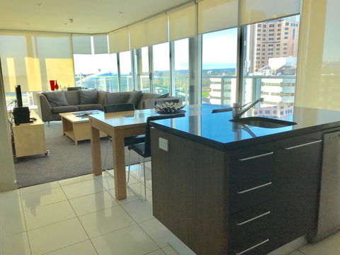 Adelaide DressCircle Apartments - North Terrace - Foster Accommodation 3