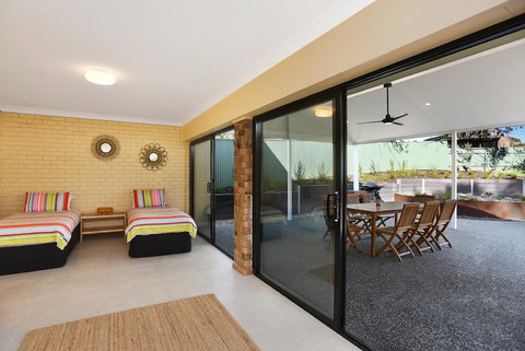 Port Of Call - Port Willunga - C21 SouthCoast Holidays - Foster Accommodation 22