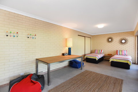 Port Of Call - Port Willunga - C21 SouthCoast Holidays - Foster Accommodation 21