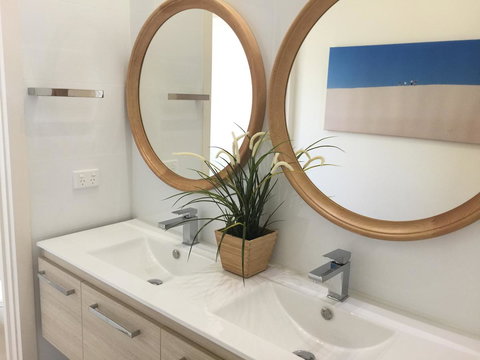 White Sands Holiday Retreat - Foster Accommodation 25