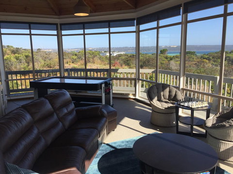 White Sands Holiday Retreat - Foster Accommodation 18