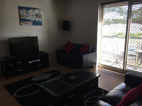 Adelaide - Semaphore Beach Front - Foster Accommodation 2