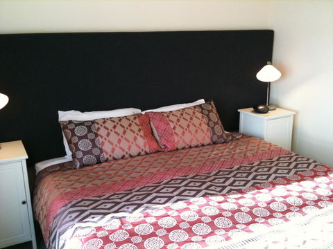 Adelaide - Semaphore Beach Front - Foster Accommodation 12