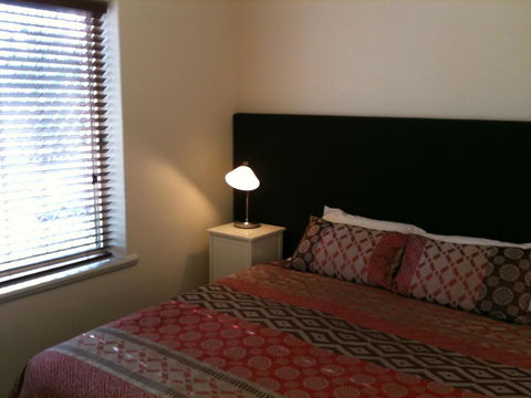 Adelaide - Semaphore Beach Front - Foster Accommodation 13