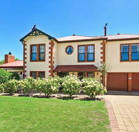 Wine and Roses Bed and Breakfast - Foster Accommodation