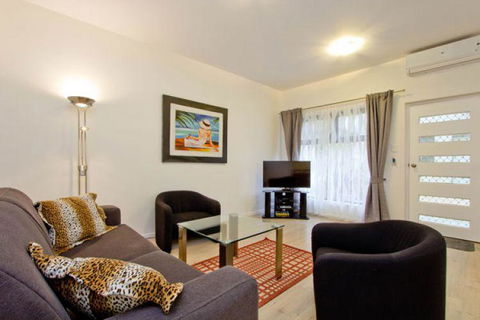 Atlantic West Beach Apartments - Foster Accommodation 1