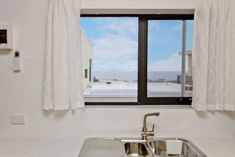 Atlantic West Beach Apartments - Foster Accommodation 12