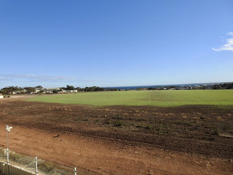 Rezare House Bed & Breakfast - Foster Accommodation 36