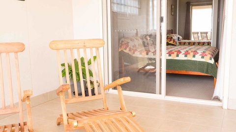 Rezare House Bed & Breakfast - Foster Accommodation 20