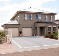 Rezare House Bed  Breakfast - Foster Accommodation