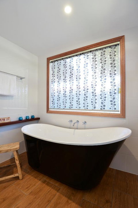 Trafalgar Premium Vintage Suites - Foster Accommodation 2