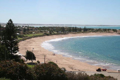 Trafalgar Premium Vintage Suites - Foster Accommodation 4