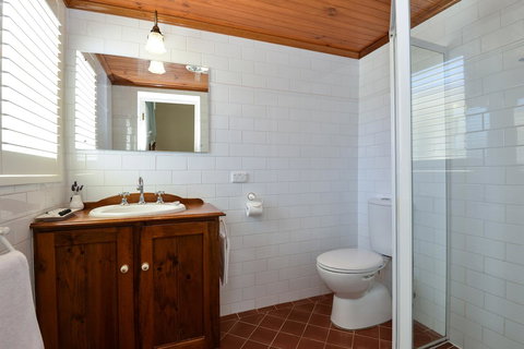 Trafalgar Premium Vintage Suites - Foster Accommodation 15