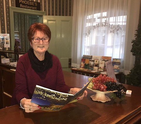 Ten Dollar Town Motel - Foster Accommodation 18