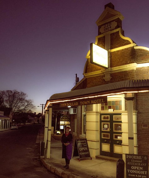 Ten Dollar Town Motel - Foster Accommodation 26