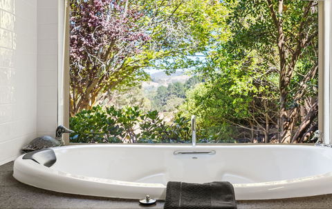 Adelaide Hills Retreats - Foster Accommodation 11