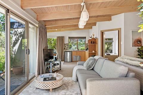 Adelaide Hills Retreats - Foster Accommodation 18