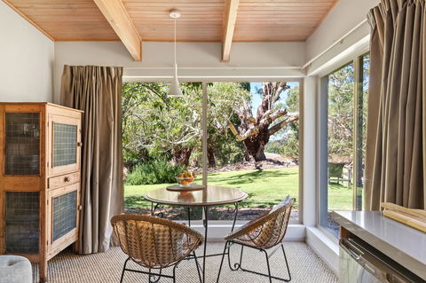 Adelaide Hills Retreats - Foster Accommodation 22