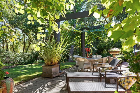Adelaide Hills Retreats - Foster Accommodation 40