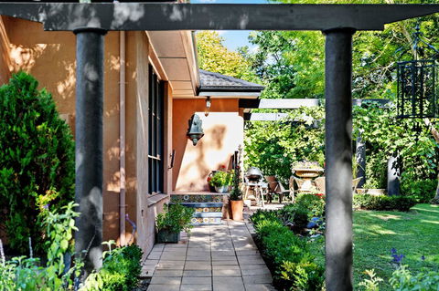 Adelaide Hills Retreats - Foster Accommodation 43