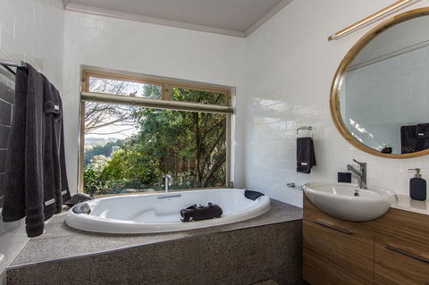Adelaide Hills Retreats - Foster Accommodation 44