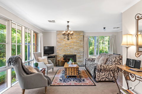 Adelaide Hills Retreats - Foster Accommodation 25