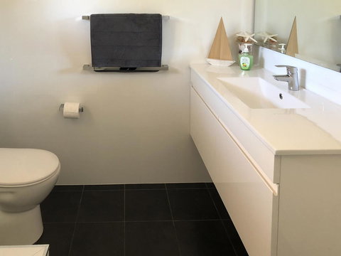 Beachview - Foster Accommodation 23