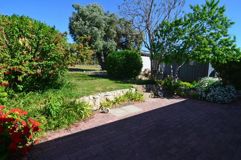 Beachview - Foster Accommodation 32