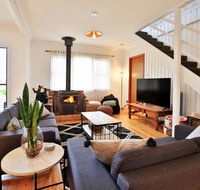 Hudson Bay  Basin View-Pet Friendly-15 Mins to Hyams Beach - Foster Accommodation
