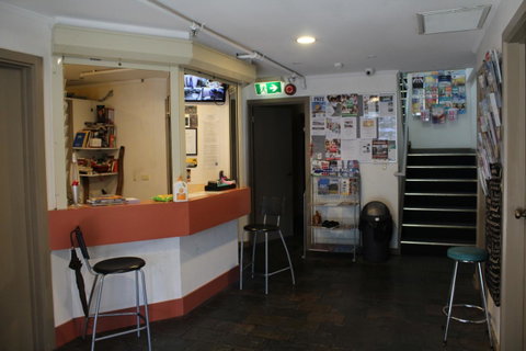 My Place & Adelaide Backpackers Hostel - Foster Accommodation 36