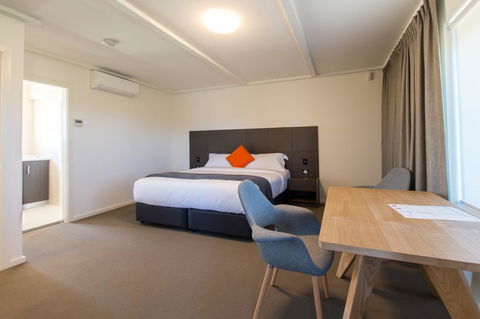 Mick O\'Sheas - Foster Accommodation 29
