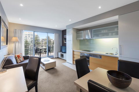 Apartments @ 16 Holdfast - Foster Accommodation 5