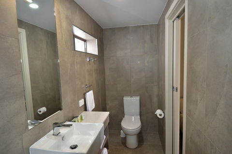 105 On The Park - Foster Accommodation 13
