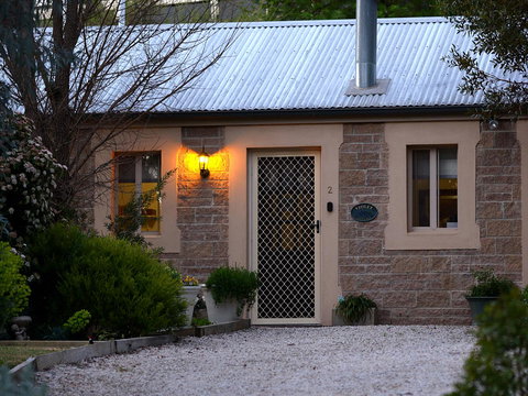 Riesling Trail & Clare Valley Cottages - Foster Accommodation 4