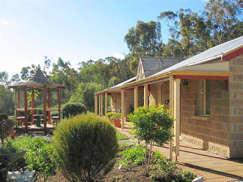 Riesling Trail & Clare Valley Cottages - Foster Accommodation 0
