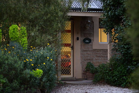 Riesling Trail & Clare Valley Cottages - Foster Accommodation 1
