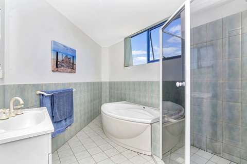 Sail Away - Foster Accommodation 11