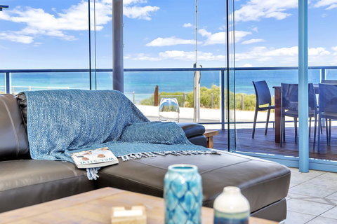 Sail Away - Foster Accommodation 0